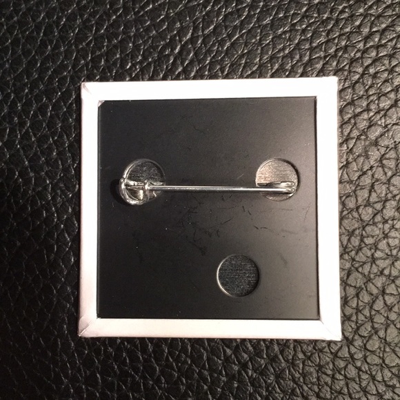 ‘POSH HUSTLER’ Pin 🕶 - Picture 3 of 3